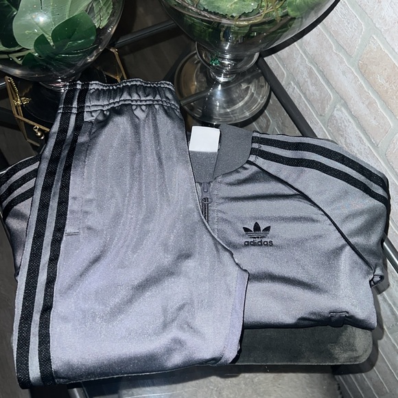 𝙰𝚍𝚒𝚍𝚊𝚜 𝚃𝚛𝚊𝚌𝚔 𝚂𝚞𝚒𝚝 - Picture 3 of 6